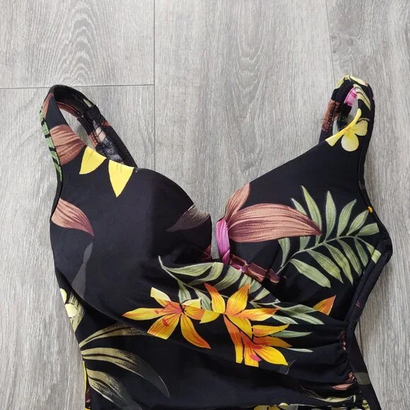 Miraclesuit Notched V Floral Print One Piece Swimsuit - Picture 4 of 15